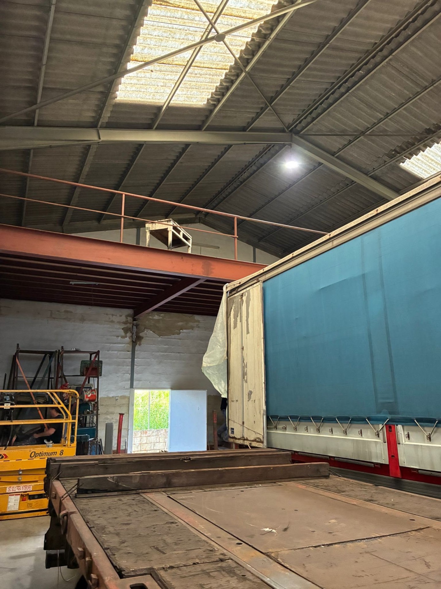 Elevación de estructura de nave medio metro